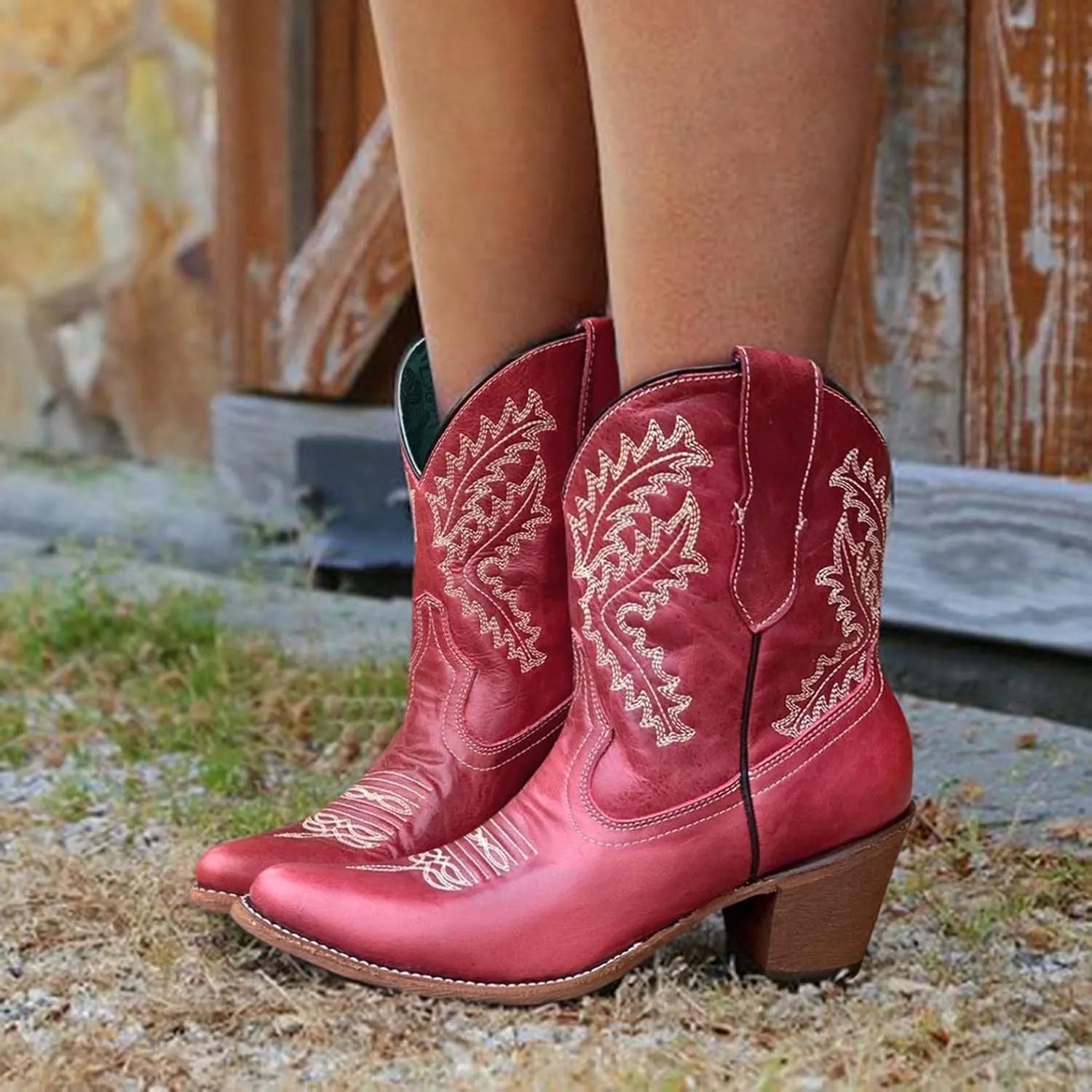 Bcshiye Women Vintage Embroidered Cowgrirl Boots Retro Short Western Ankle Boots Pointed Toe Chunky Mid Cowboy Boots