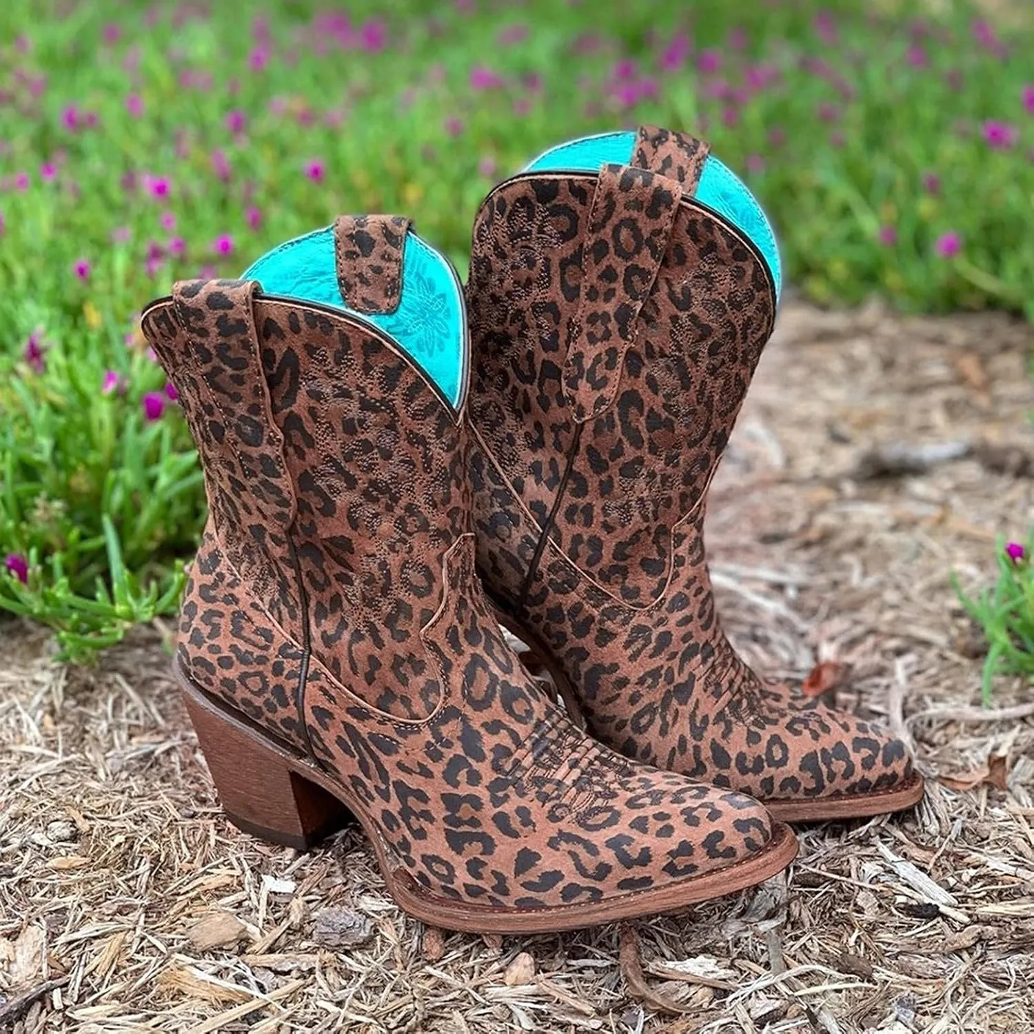Bcshiye Women Vintage Embroidered Cowgrirl Boots Retro Short Western Ankle Boots Pointed Toe Chunky Mid Cowboy Boots