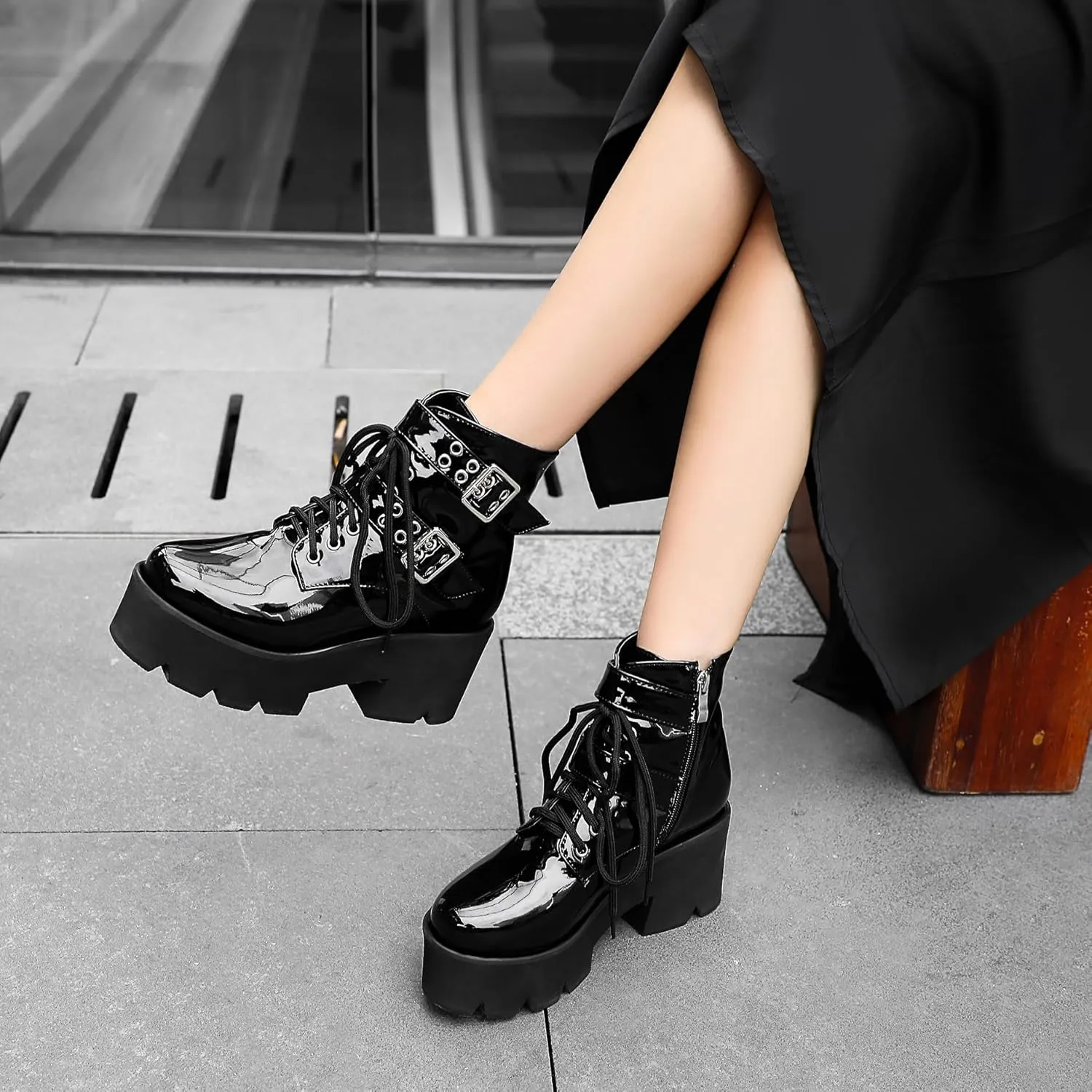 High Platform Goth Boots Chunky Heeled Combat Gothic Boots Buckle Lace Up Round Toe Ankle Booties Punk Motorcycle Boots Side Zipper Prom Rave Boots Walking Dress Wedding Shoes