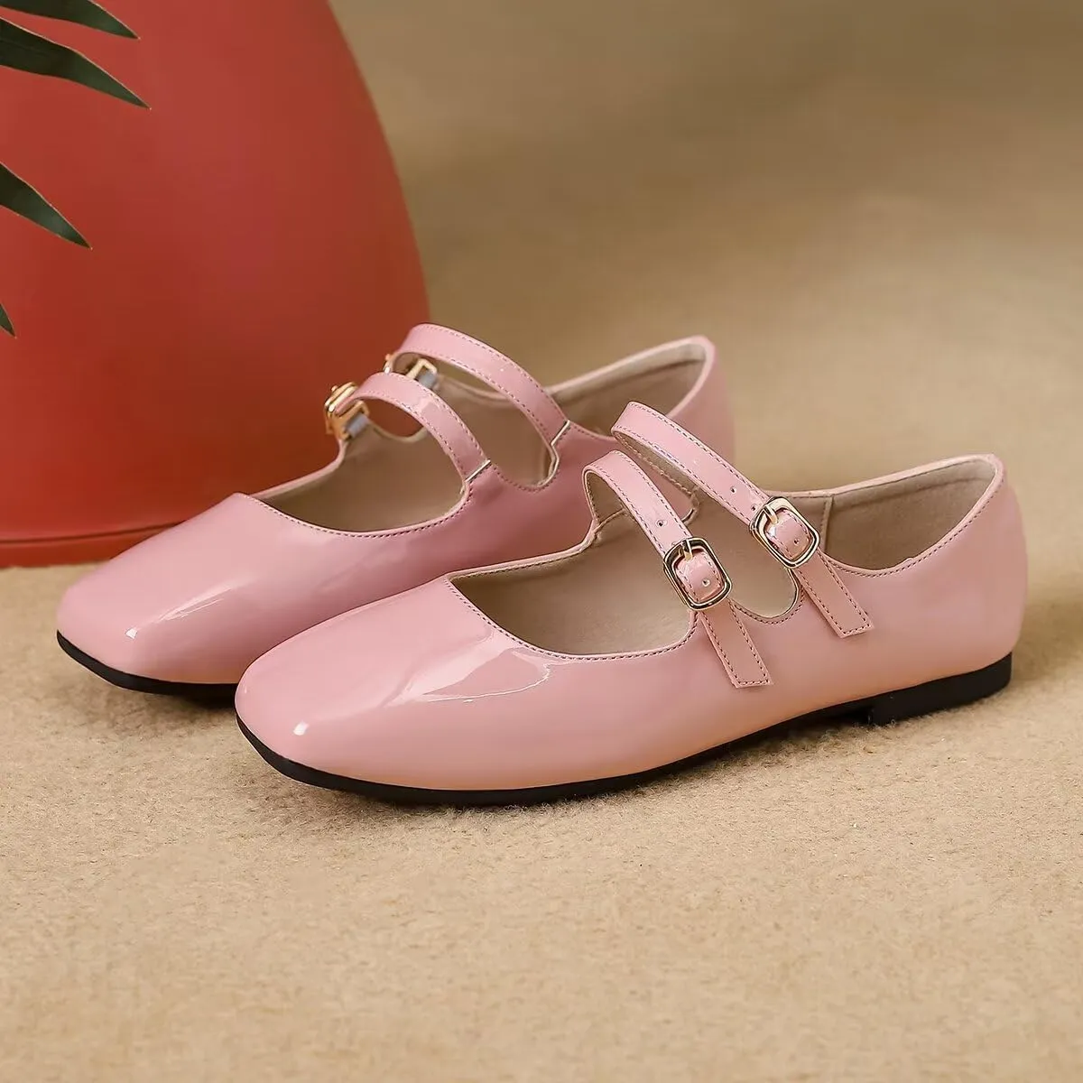 LUXINYU Mary Jane Flats for Women Dressy Retro Square Toe Ankle Strap Ballet Flats Comfortable Patent Leather Shoes