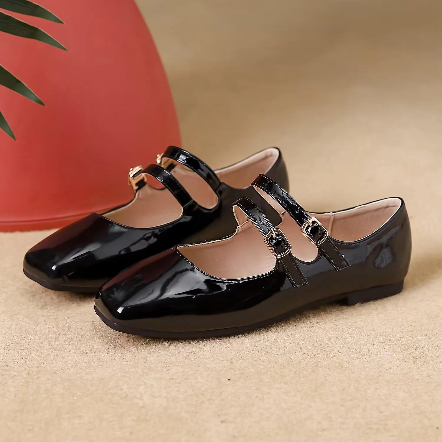 LUXINYU Mary Jane Flats for Women Dressy Retro Square Toe Ankle Strap Ballet Flats Comfortable Patent Leather Shoes