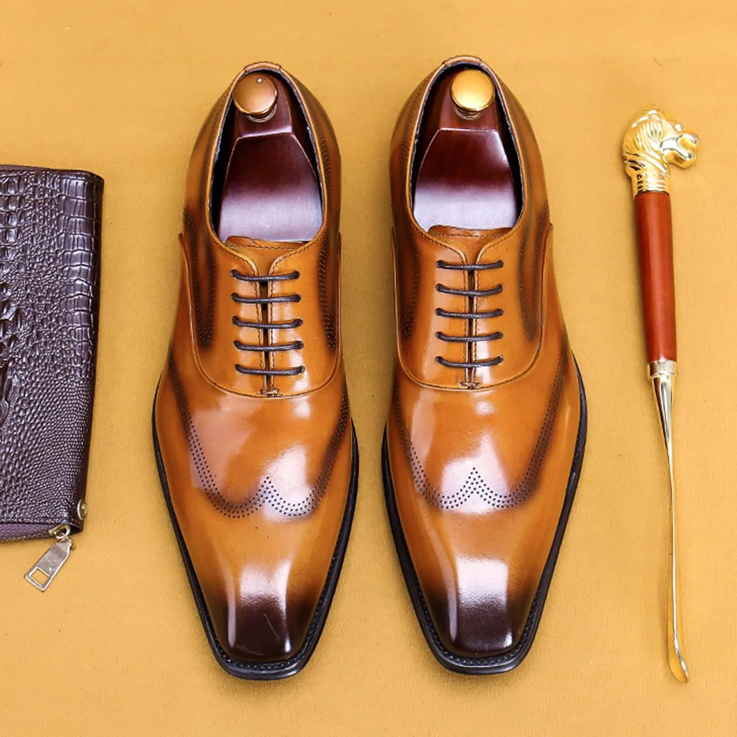 Men's Genuine Leather Carved Brogue Oxfords Shoes Fashion Classic Lace Up Low Top Dress Shoes Handcrafted Business Formal Derby Shoes