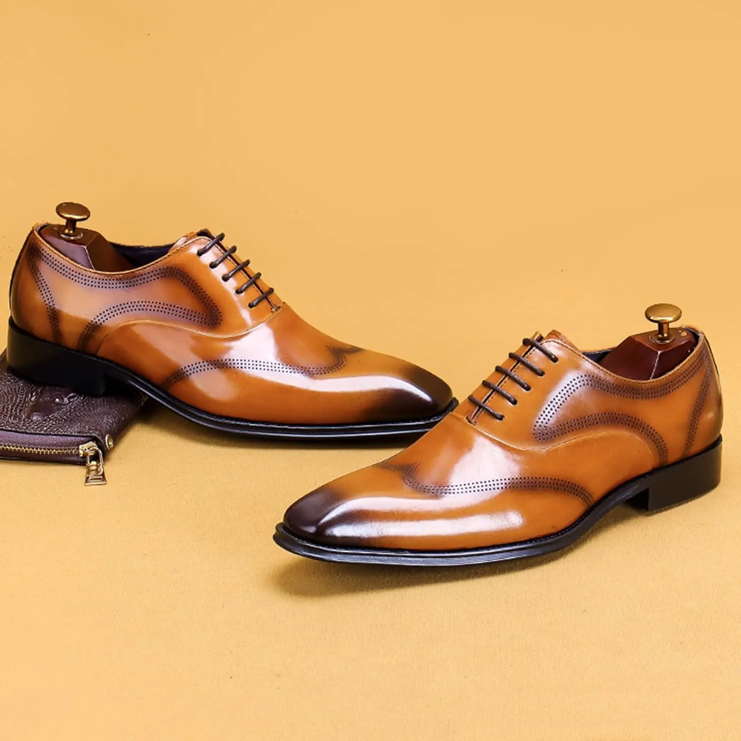 Men's Genuine Leather Carved Brogue Oxfords Shoes Fashion Classic Lace Up Low Top Dress Shoes Handcrafted Business Formal Derby Shoes