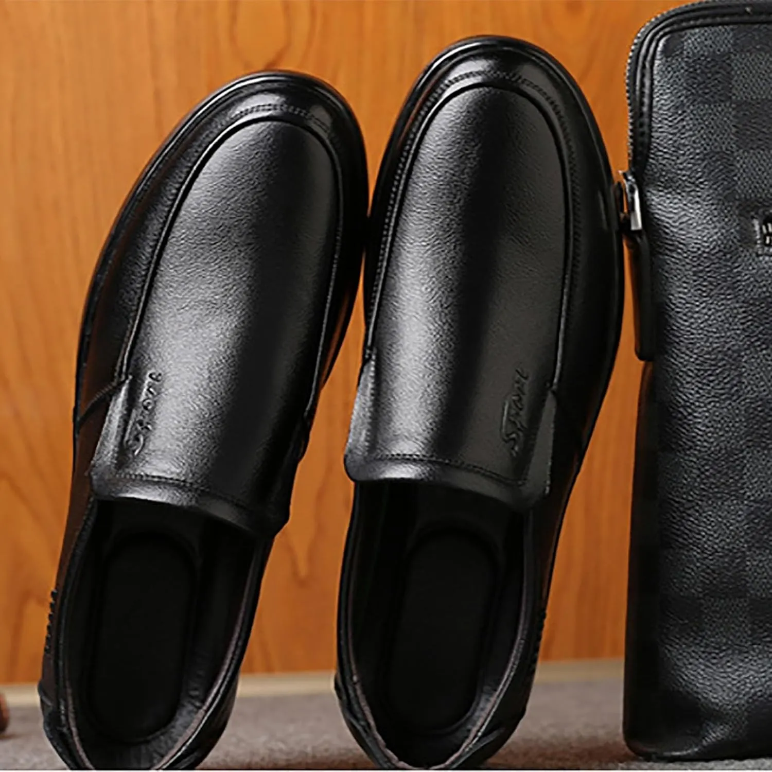 Patent Leather Shoes Men Casual Shoes Cow Leather Soft Men Business Flats Loafers Men Breathable Light Driving Shoes Slip On