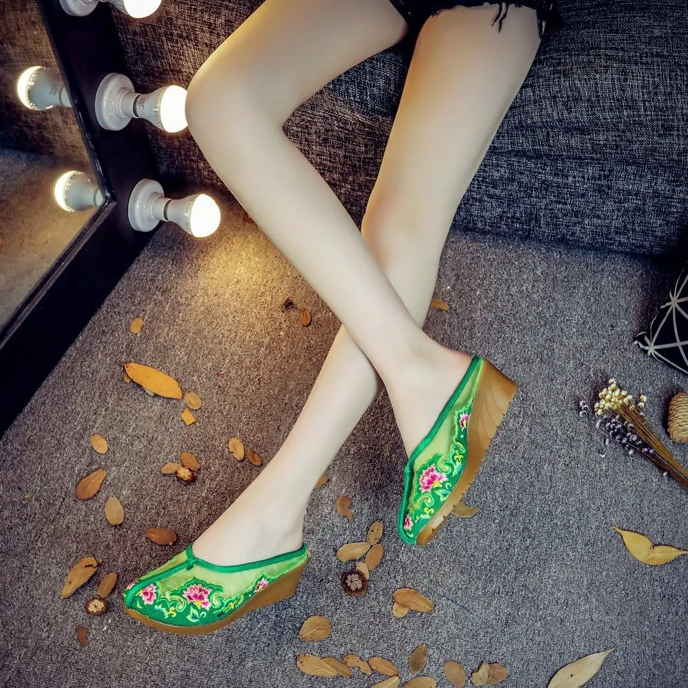 Qhome Women's Chinese Floral Embroidery Net Yarn Silk Comfortable Casual Mules House Wedge Slippers Shoes